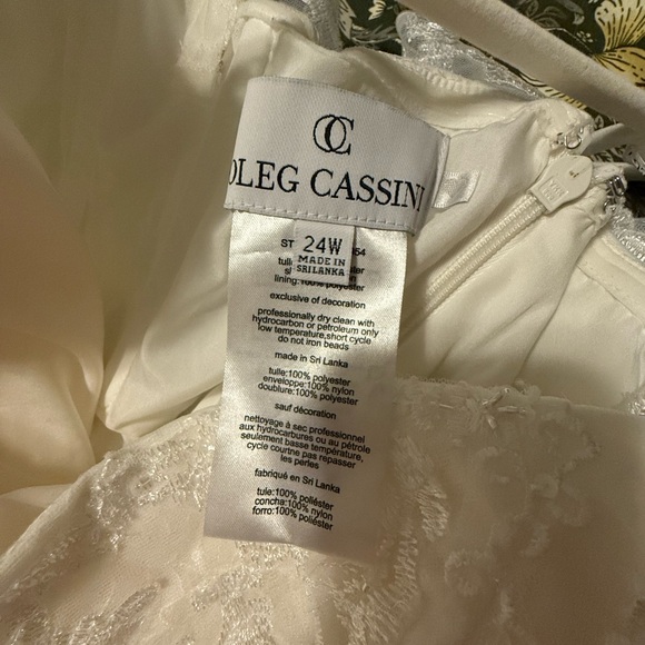 Oleg Cassini Plus size ivory Wedding Dress - only tried on once. Style 8CWG954 - Picture 16 of 16